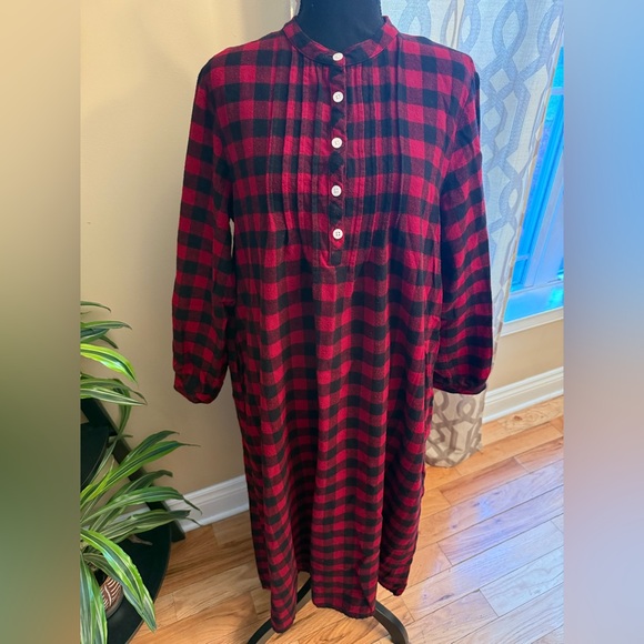 L.L. Bean Other - VTG LL Bean Long Flannel Nightgown Women’s Size M/Petite Red/Black Buffalo Plaid
